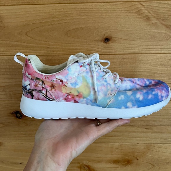 Nike Shoes - Nike Rosche One Cherry blossom used & fabulous